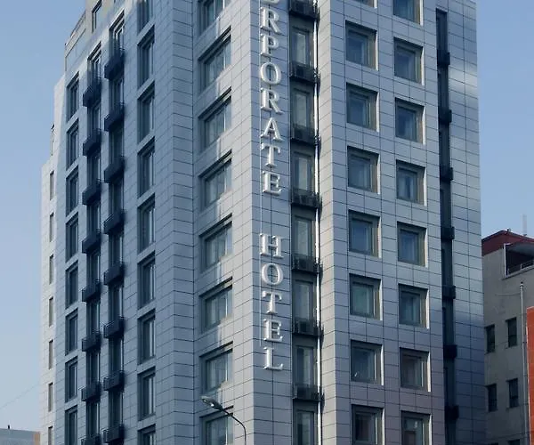 Hotel: The Corporate Hotel